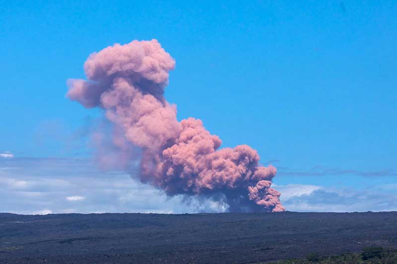 2018-05-04T045642Z_1_LYNXMPEE4307L_RTROPTP_4_HAWAII-VOLCANO.JPG