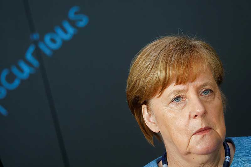 2018-05-07T003223Z_3_LYNXMPEE450NB_RTROPTP_4_MERCK-MERKEL.JPG