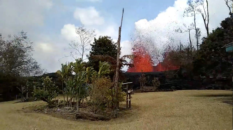 2018-05-09T031219Z_2_LYNXMPEE470MV_RTROPTP_3_HAWAII-VOLCANO.JPG