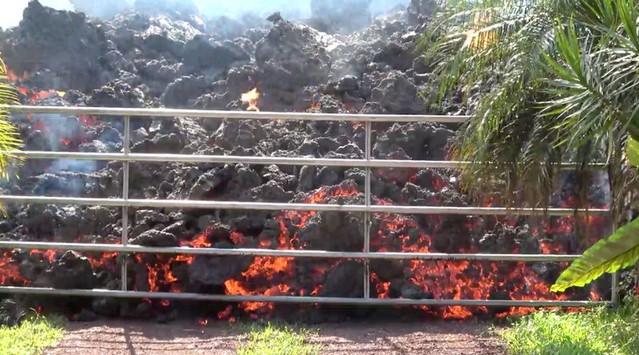 2018-05-09T031219Z_2_LYNXMPEE470MX_RTROPTP_3_HAWAII-VOLCANO.JPG