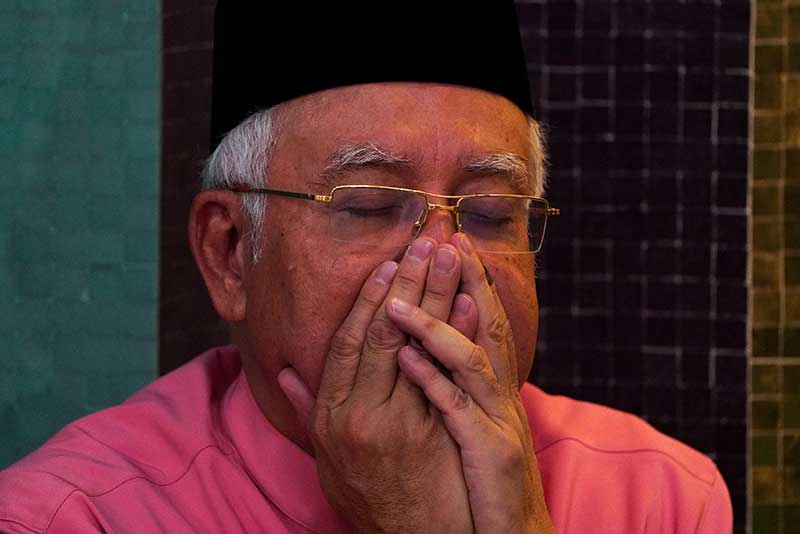 2018-05-18T013146Z_1_LYNXNPEE4H02V_RTROPTP_4_MALAYSIA-POLITICS.JPG
