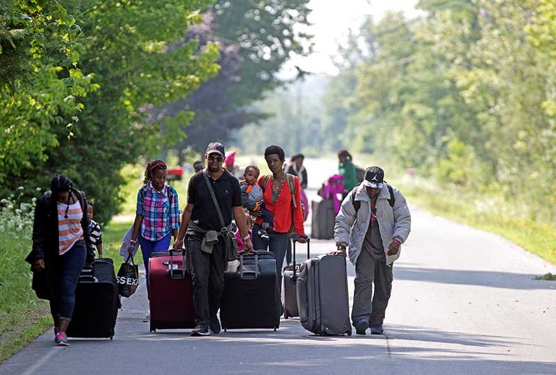 2018-05-22T110303Z_1_LYNXNPEE4L0TQ_RTROPTP_4_CANADA-IMMIGRATION-BORDER.JPG