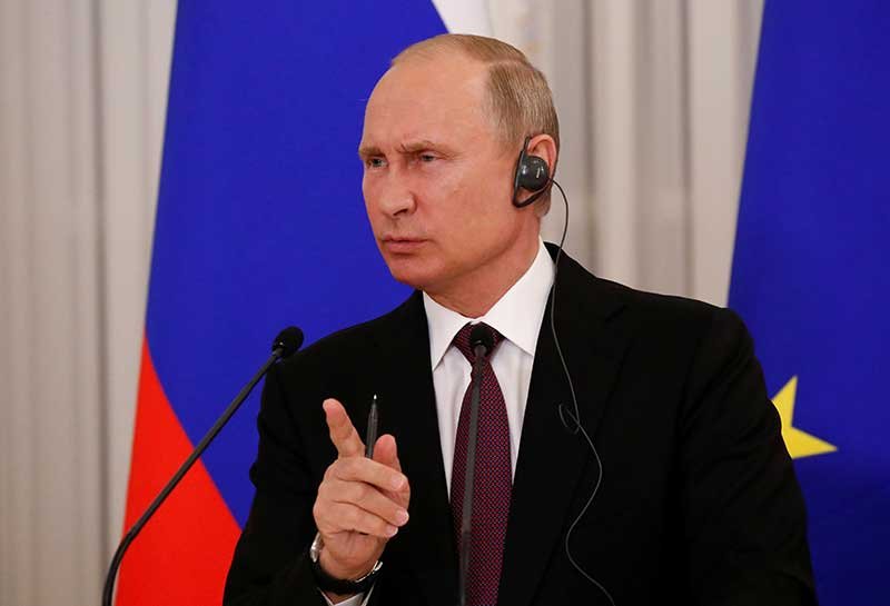 2018-05-25T045012Z_1_LYNXNPEE4O08Z_RTROPTP_4_RUSSIA-FRANCE-PUTIN-MACRON.JPG