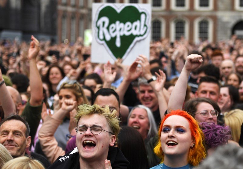 2018-05-28T030544Z_2_LYNXNPEE4Q071_RTROPTP_3_IRELAND-ABORTION-MAY.JPG