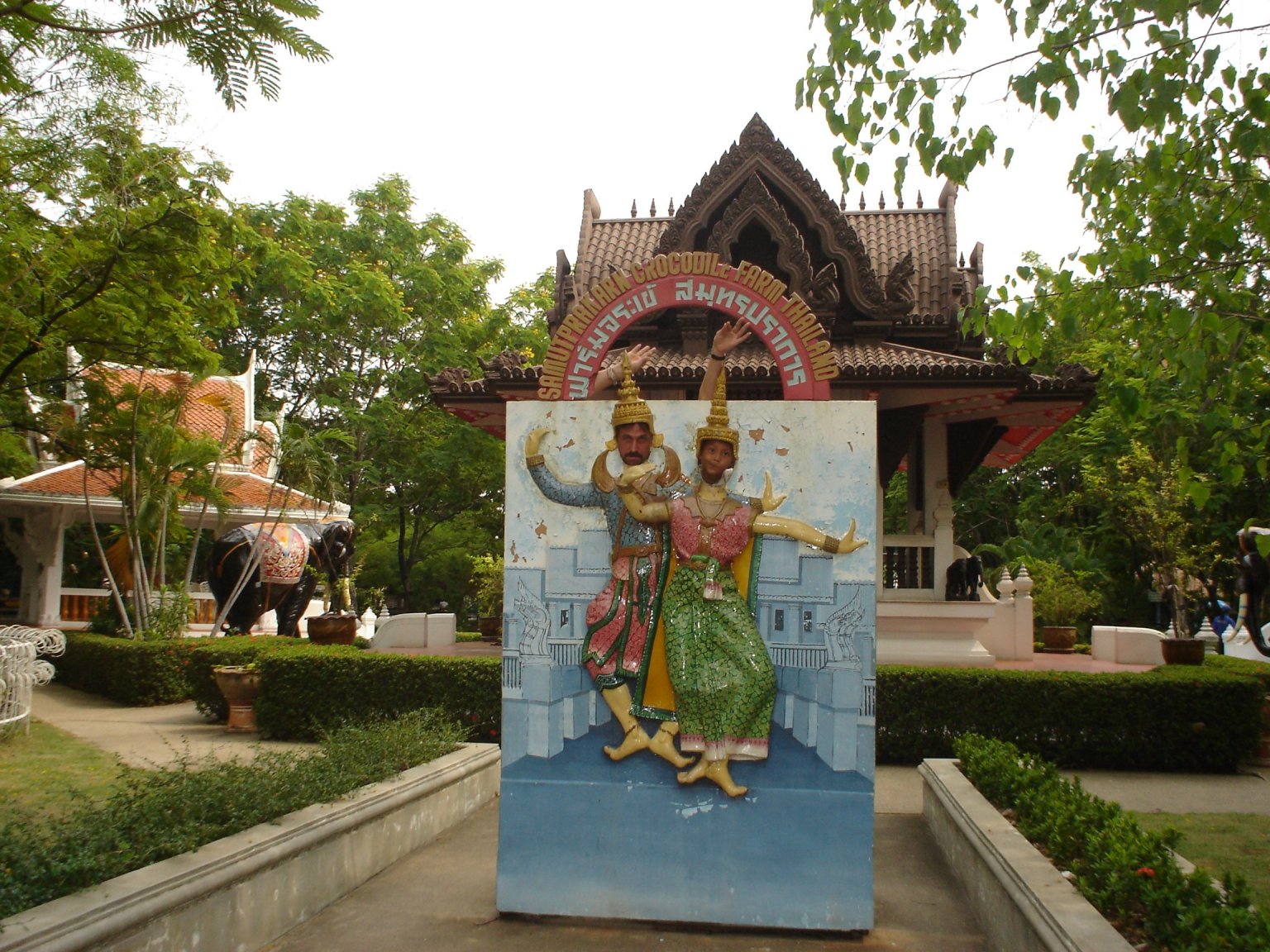 Rayong Bu  Songkran 2006 066.jpg