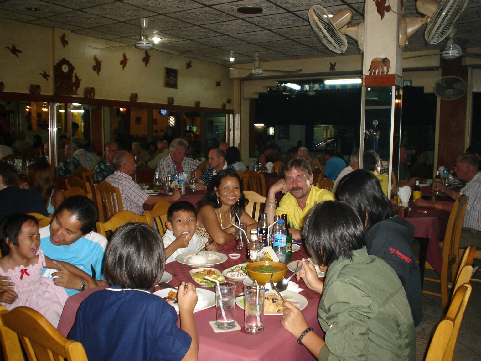 Rayong Bu  Songkran 2006 085.jpg