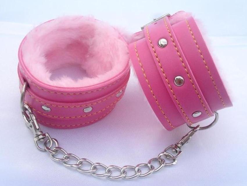 handcuff.jpg.f2c4bf4e95dddab418bab1d6c1cca82a.jpg