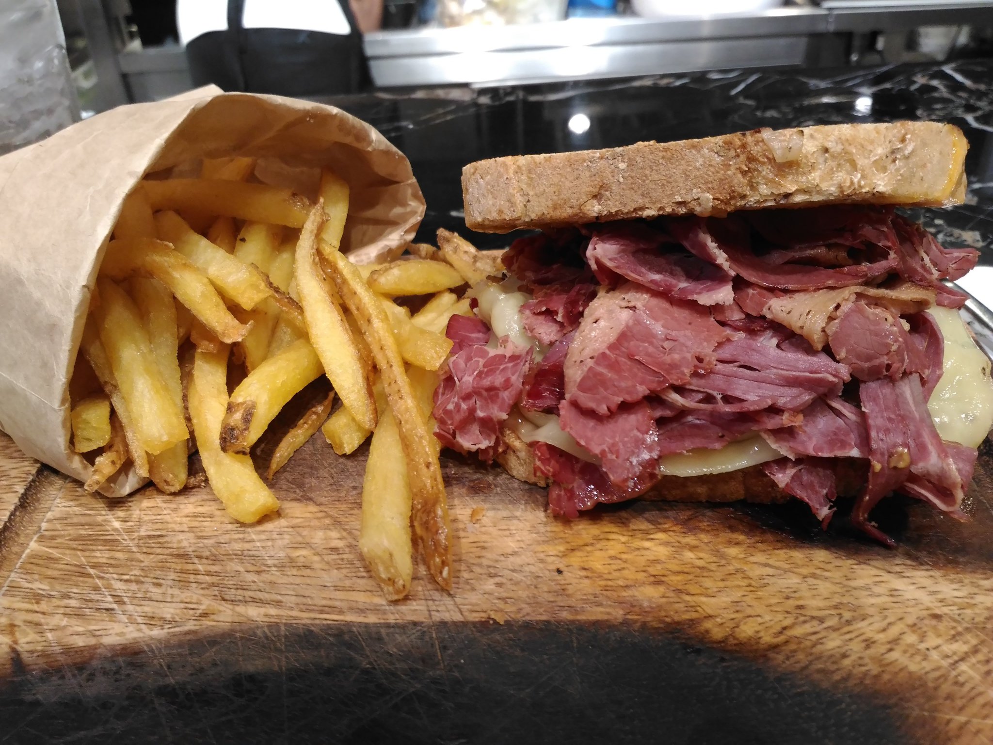 1025118493_ReubenSandwichFries-250b.thumb.jpg.de078a60853aeaa5cf26e94df6e65f20.jpg