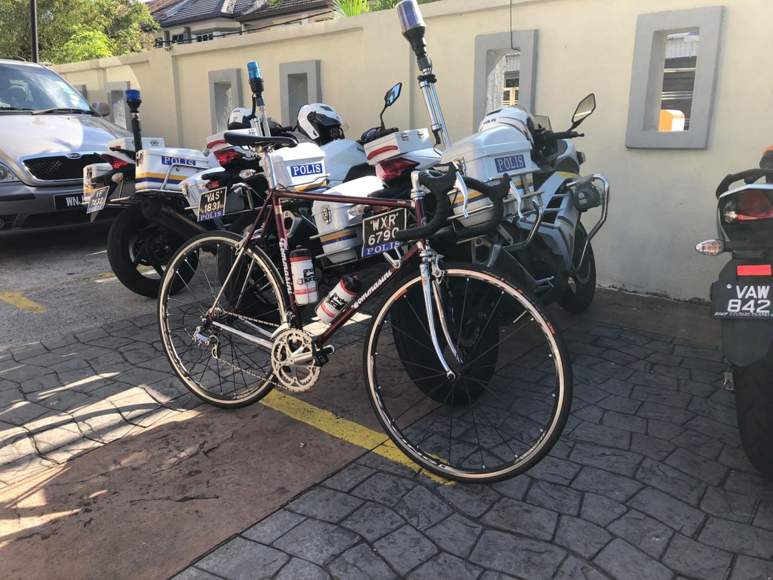 1450991280_TWMsOldBike.thumb.jpg.a04a173ef5fc88448a14a17349b9ce18.jpg