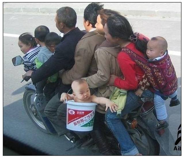1792502756_9onaMotorbike.jpg.7717ed4608fa3694a25321751d19acd9.jpg