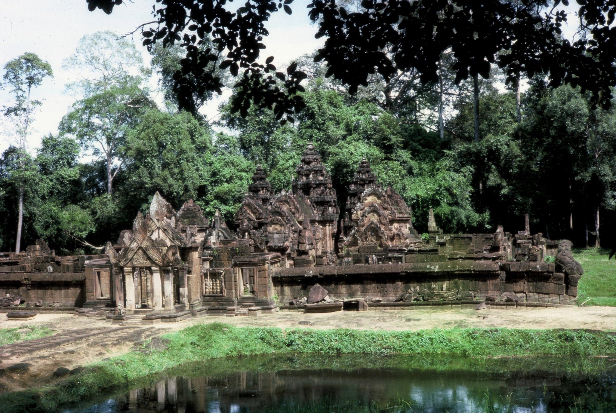 Banteay Srei .JPG