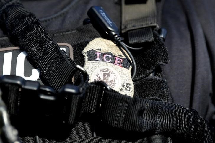 2018-06-07T224204Z_1_LYNXNPEE5624S_RTROPTP_3_USA-IMMIGRATION-RAIDS.JPG
