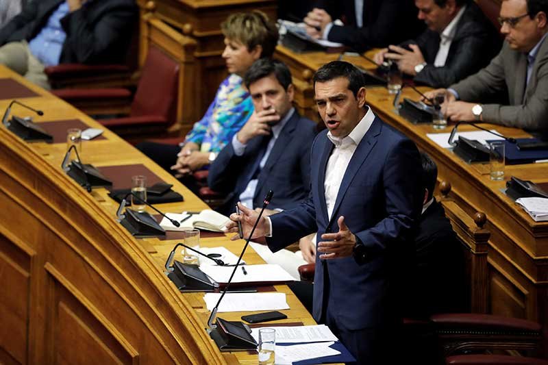 2018-06-14T120557Z_1_LYNXMPEE5D0ZI_RTROPTP_4_GREECE-MACEDONIA-TSIPRAS-NOCONFIDENCE.JPG