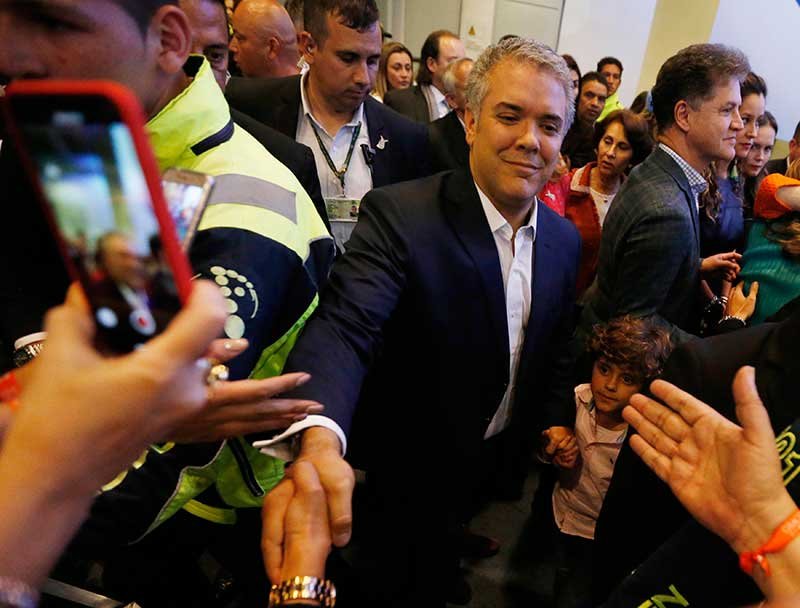 2018-06-18T003804Z_1_LYNXMPEE5H00H_RTROPTP_4_COLOMBIA-ELECTION.JPG