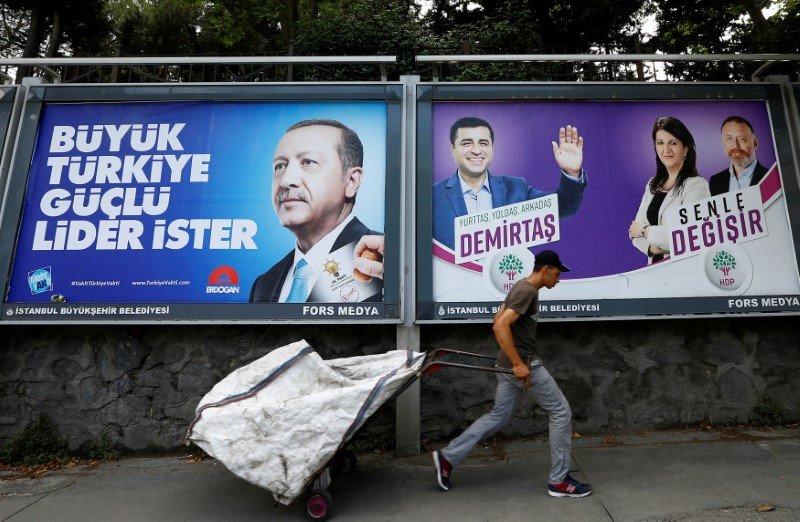 2018-06-20T081307Z_1_LYNXMPEE5J0J7_RTROPTP_3_TURKEY-ELECTION.JPG