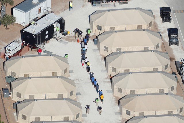 2018-06-21T183931Z_1_LYNXMPEE5K2AX_RTROPTP_3_USA-IMMIGRATION.JPG