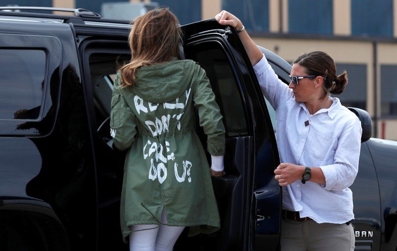 2018-06-21T222249Z_6_LYNXMPEE5K2OJ_RTROPTP_3_USA-IMMIGRATION-MELANIATRUMP-JACKET.JPG