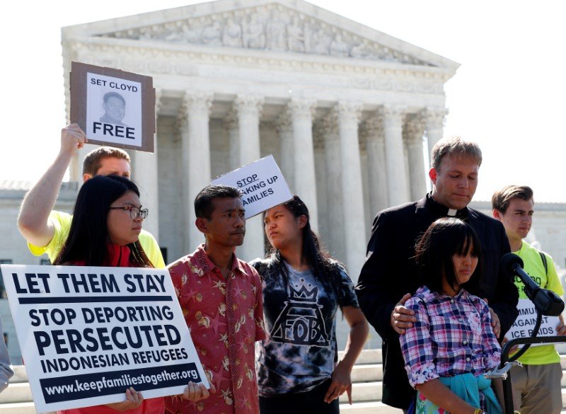 2018-06-26T155316Z_1_LYNXMPEE5P1N5_RTROPTP_3_USA-COURT-IMMIGRATION.JPG