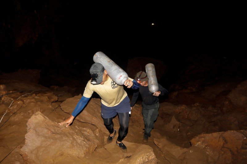 2018-06-27T021342Z_1_LYNXMPEE5Q065_RTROPTP_3_THAILAND-ACCIDENT-CAVE.JPG