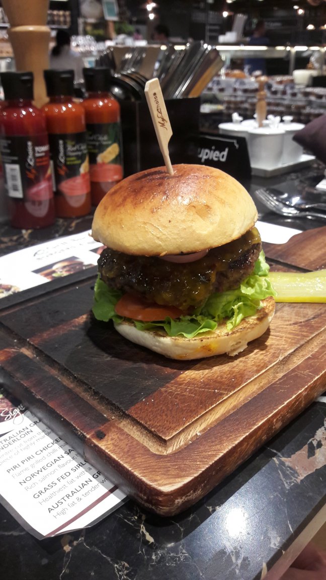 622486055_HamburgerSetwFriesorSalad-250b.thumb.jpg.ef9d8d5921bbe8d6c3022b188a7fea36.jpg
