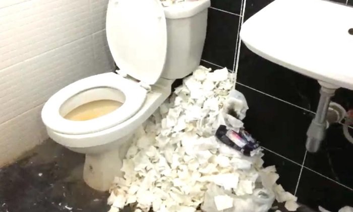 7PM.jpg