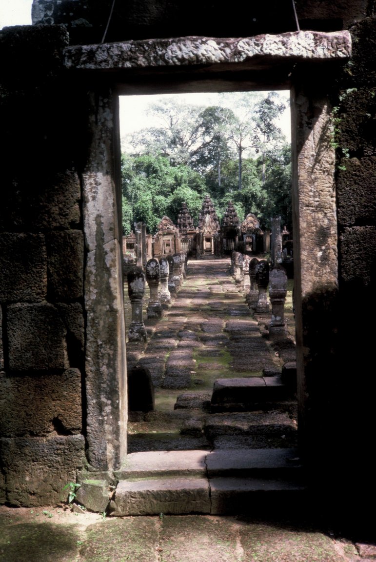 Banteay Srei 2.JPG