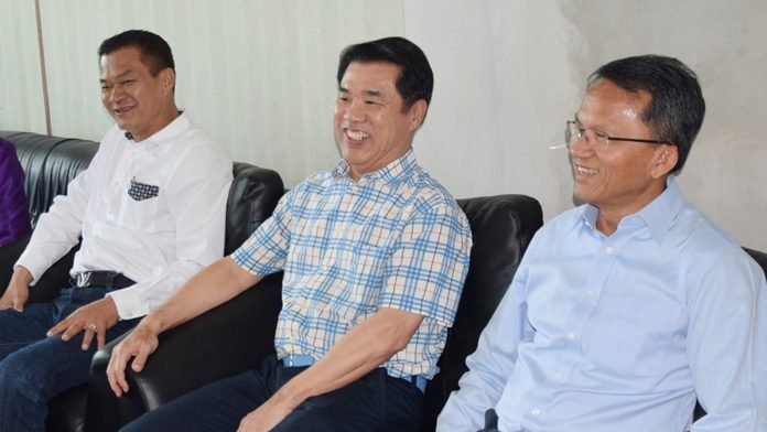 ภป-กลุ่มสามมิตร-696x392.jpg