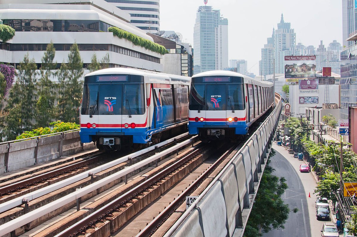 1200px-Bangkok_Skytrain_2011.jpg