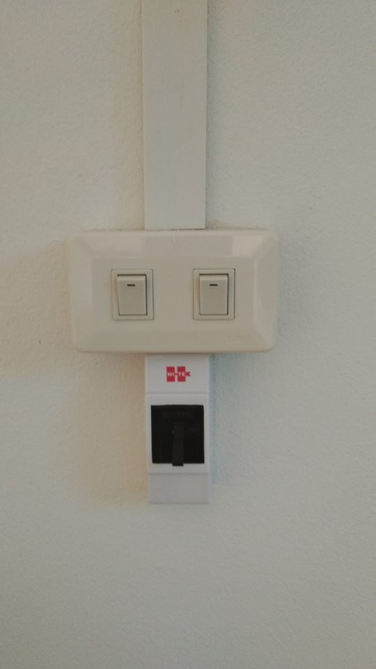 1515172240_lightwaterpumpswitchs.jpg.d257eff5a64493fc41ac866bb8bedf6e.jpg