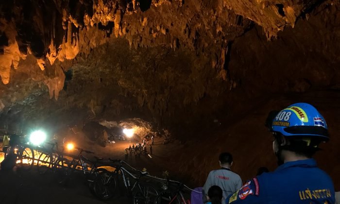 2018-06-26T040308Z_1_LYNXMPEE5P061_RTROPTP_4_THAILAND-ACCIDENT-CAVE-700x420.jpg