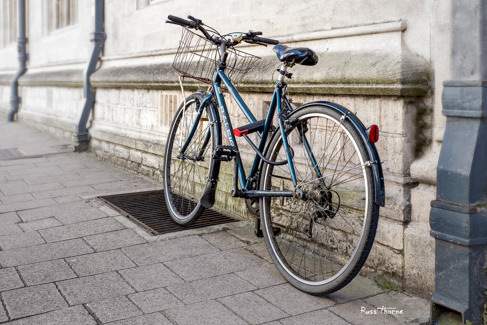 2018-07-01-oxford-bicycle-in-ally-IMG_1262.jpg.23cbad52fcf286402f6c3efbddc7ab55.jpg