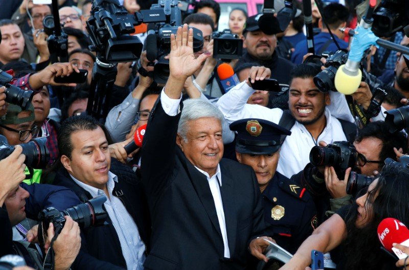 2018-07-01T142317Z_1_LYNXMPEE601IG_RTROPTP_3_MEXICO-ELECTION.JPG