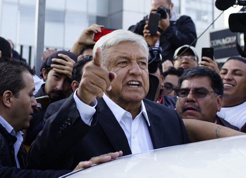 2018-07-02T010332Z_1_LYNXMPEE61017_RTROPTP_3_MEXICO-ELECTION.JPG