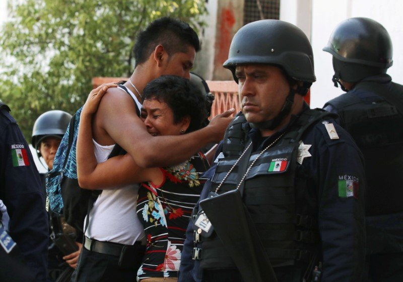 2018-07-03T023952Z_1_LYNXMPEE6205U_RTROPTP_3_MEXICO-ELECTION-CRIME.JPG