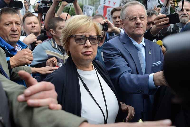2018-07-04T073803Z_1_LYNXMPEE630HB_RTROPTP_4_EU-POLAND.JPG