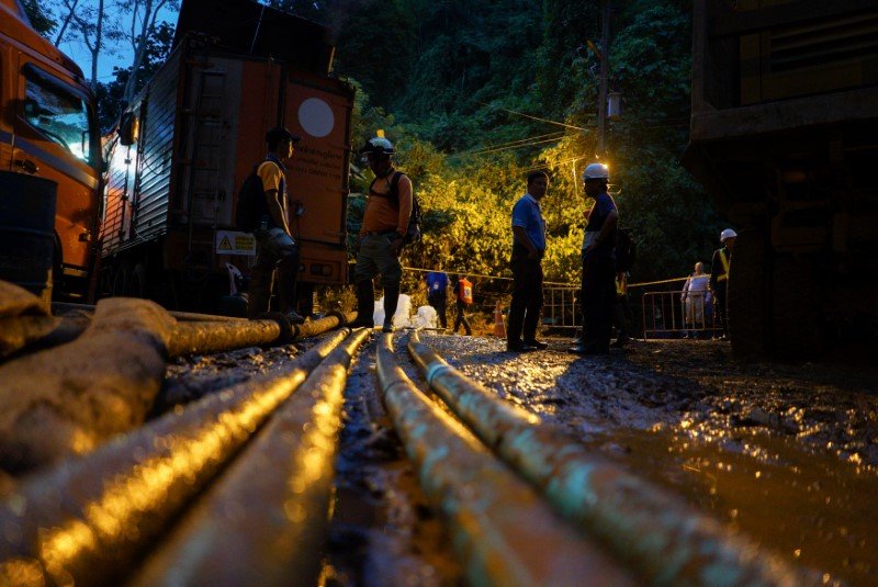 2018-07-06T010237Z_2_LYNXMPEE6502W_RTROPTP_3_THAILAND-ACCIDENT-CAVE.JPG
