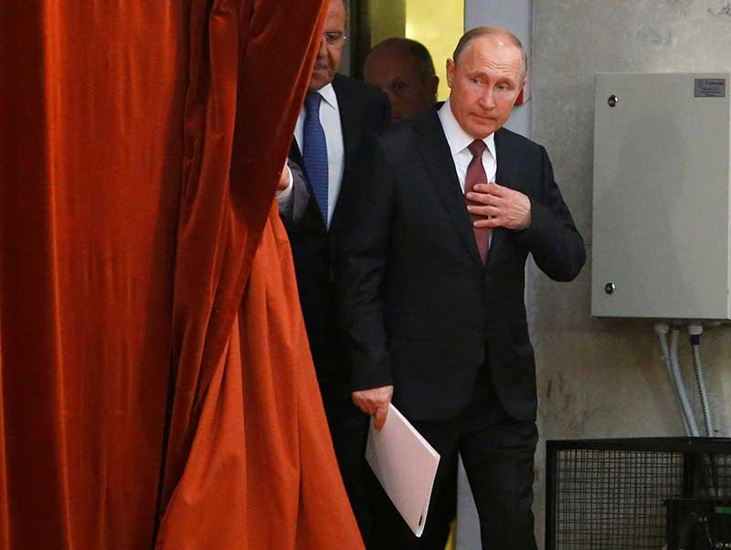 2018-07-19T175003Z_1_LYNXMPEE6I1OT_RTROPTP_4_RUSSIA-PUTIN-AMBASSADORS.JPG