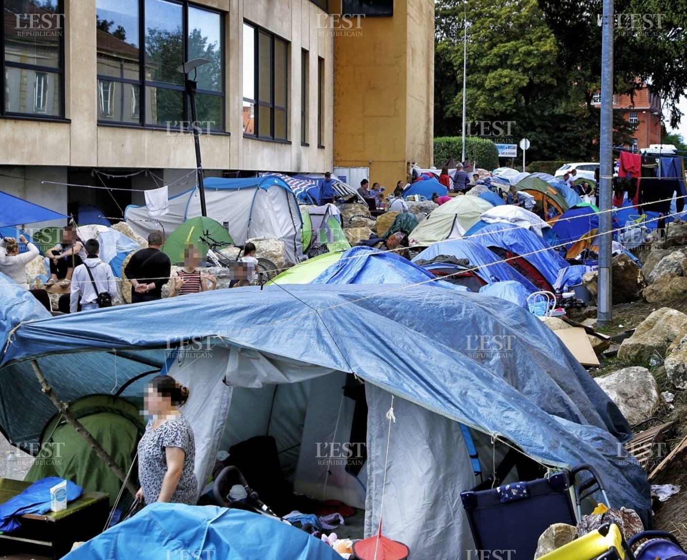 en-septembre-2016-deja-les-tentes-s-entassaient-avenue-de-blida-a-metz-sur-un-autre-site-avant-d-etr-ng-actuel-photo-archives-rl-anthony-picore-1499544293.thumb.jpg.e3daa1cfc8b64a05cace6883d495af10.jpg