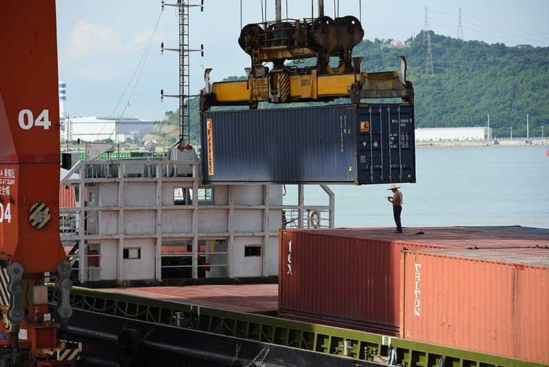 2018-08-07T005002Z_2_LYNXMPEE7601U_RTROPTP_4_USA-TRADE-CHINA.JPG