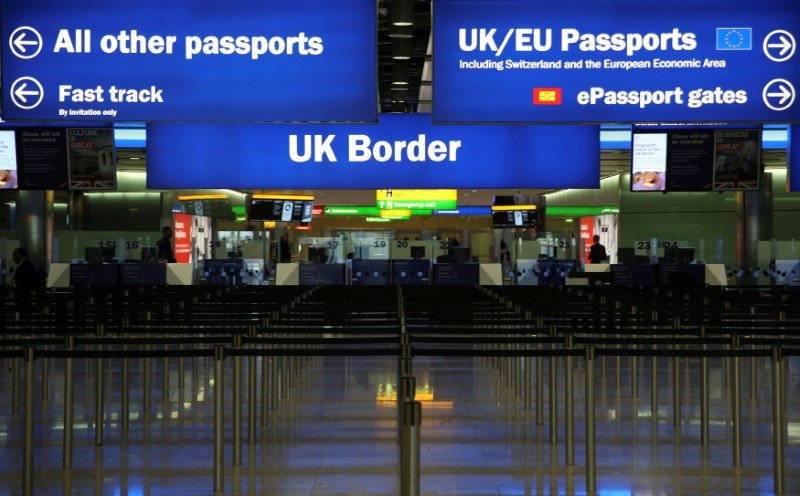 2018-08-09T230713Z_1_LYNXMPEE781TF_RTROPTP_3_BRITAIN-IMMIGRATION.JPG