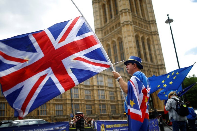 2018-08-09T231206Z_1_LYNXMPEE781TN_RTROPTP_3_BRITAIN-EU.JPG