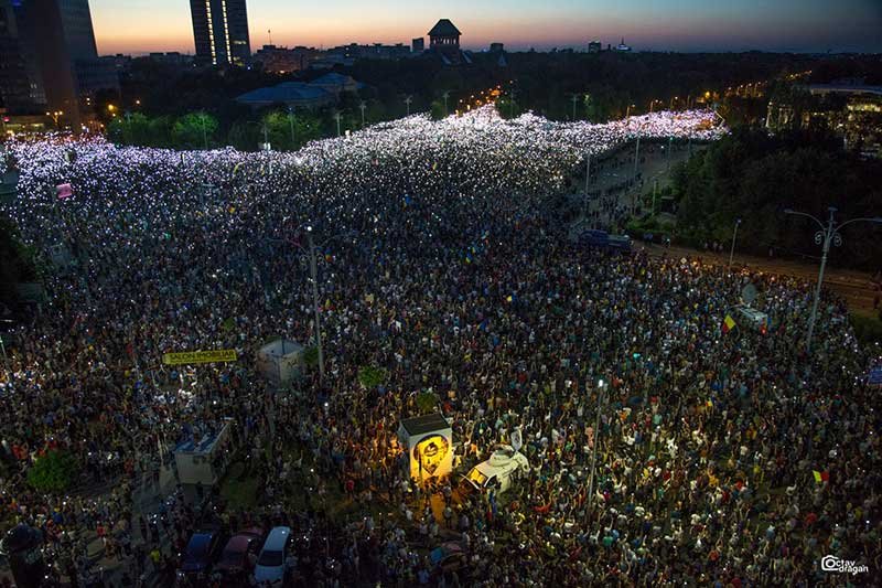 2018-08-12T185644Z_1_LYNXMPEE7B0KA_RTROPTP_4_ROMANIA-PROTESTS.JPG