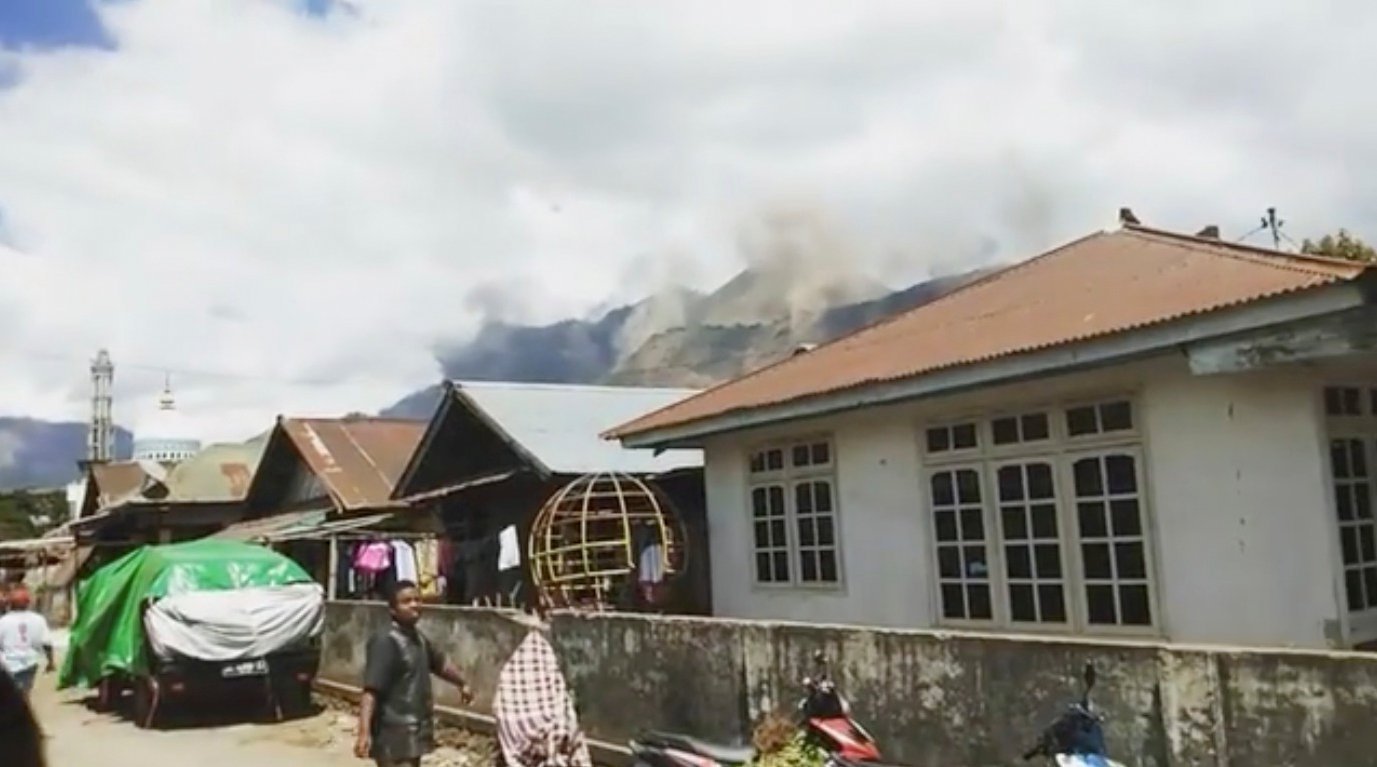 2018-08-19T134629Z_1_LYNXNPEE7I0B9_RTROPTP_4_INDONESIA-QUAKE.JPG