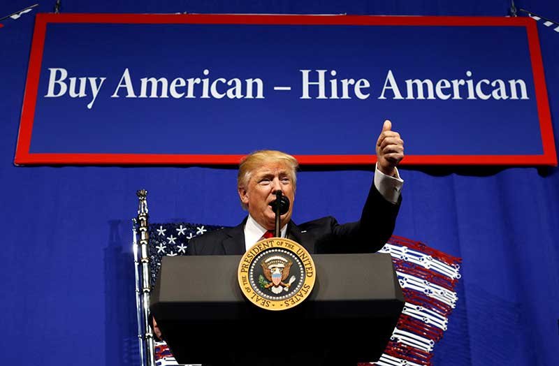2018-08-23T224241Z_1_LYNXNPEE7M1MX_RTROPTP_4_USA-TRUMP-VISA.JPG
