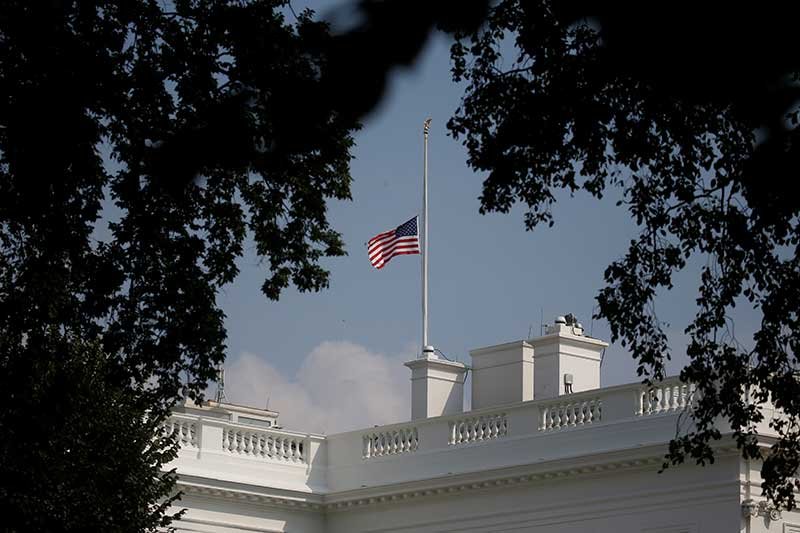 2018-08-27T202535Z_1_LYNXNPEE7Q1DV_RTROPTP_4_USA-MCCAIN.JPG