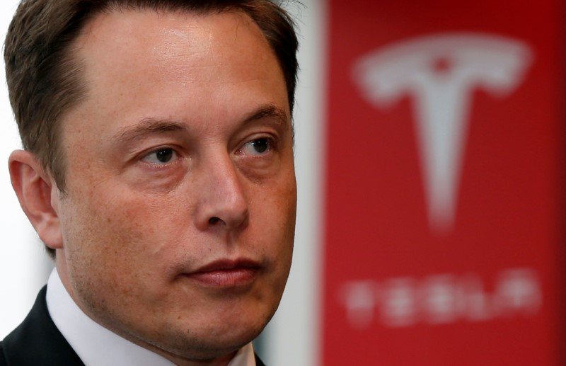 2018-08-31T003325Z_1_LYNXNPEE7U010_RTROPTP_3_TESLA-MUSK.JPG