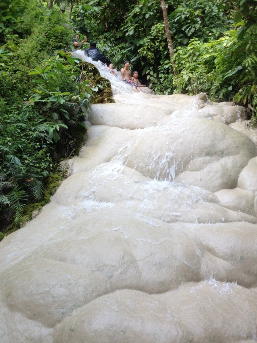 Bua Tong Waterfalls.JPG
