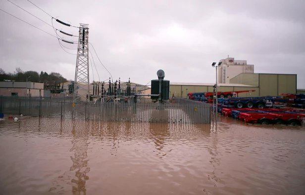 976729939_powerstationflood2.jpg.a0b273498b5ba4fa9882347e5ebeb8bc.jpg