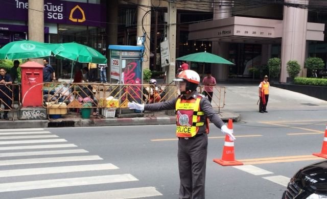 bangkok-traffic-police.jpg