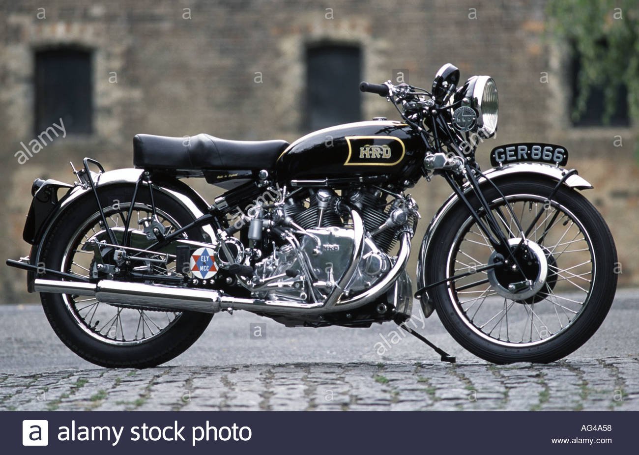 vincent-rapide-motorcycle-AG4A58.jpg.31a57a301a1fe14230155acfff782b70.jpg